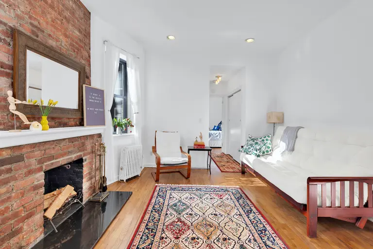 Sweet Upper West Side one-bedroom is a great first place for $525K