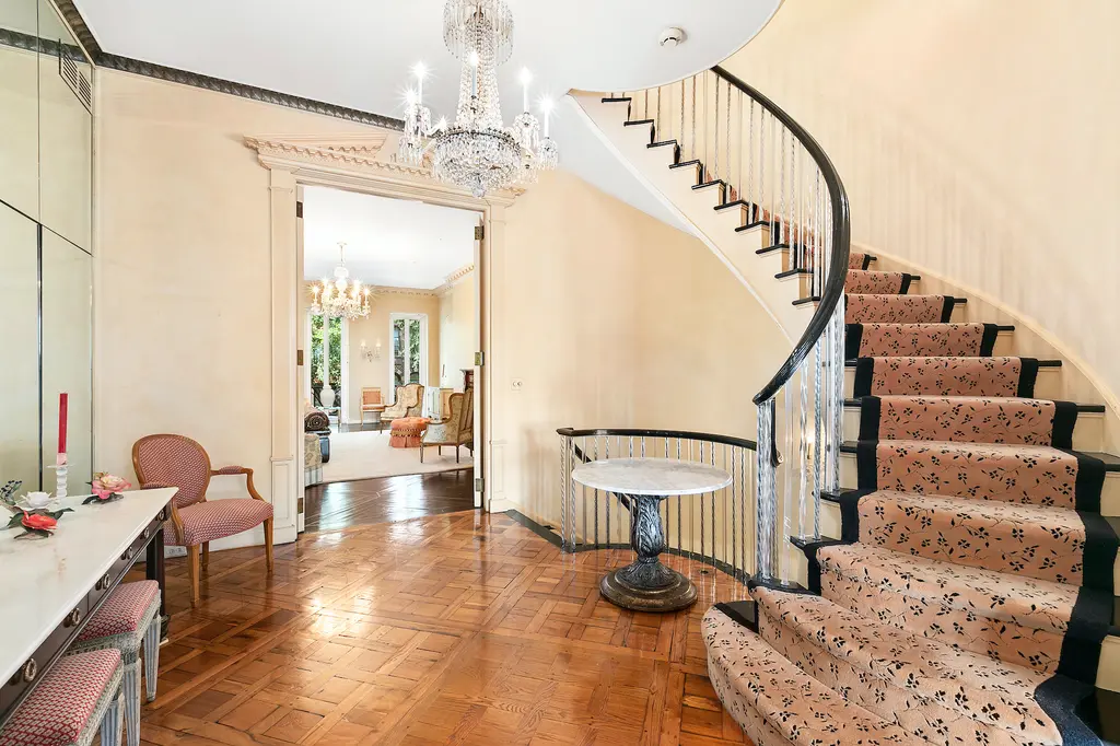 Opulent Beekman Place mansion closes for $38M less than original ...