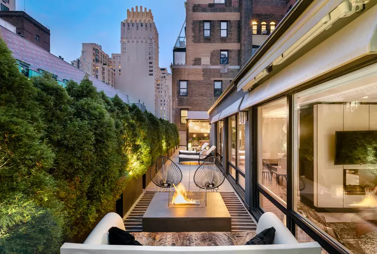 $2.5M Central Park South penthouse has a wrap-around rooftop with beer taps, grills, and a ‘lawn’