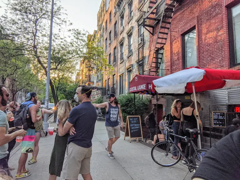 Booze-to-go is back on the menu in New York