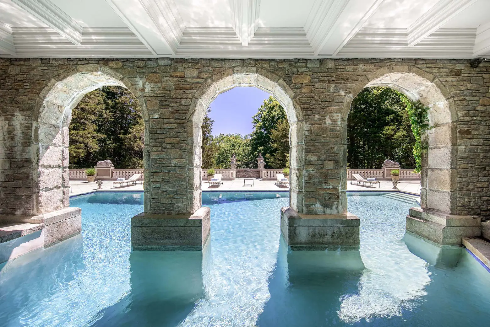 Inside the Late Vince Camuto's Palatial Connecticut Home - Coveteur: Inside  Closets, Fashion, Beauty, Health, and Travel