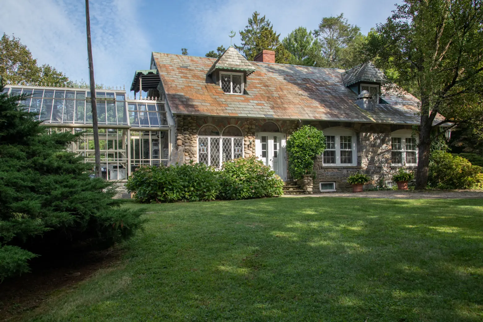 $1.5M Connecticut estate of 60 Minutes' Morley Safer has a stone cottage,  writer's studio, and more