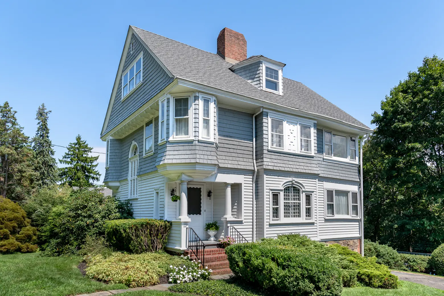 In Rockland County, this $1.3M Colonial home was designed by Stanford White