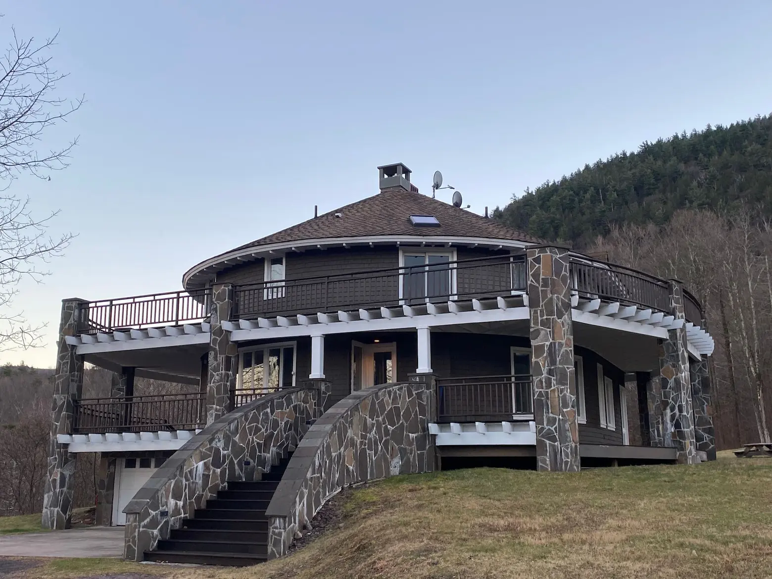 In Woodstock, a round house on 400 acres with panoramic mountain views asks $2.7M