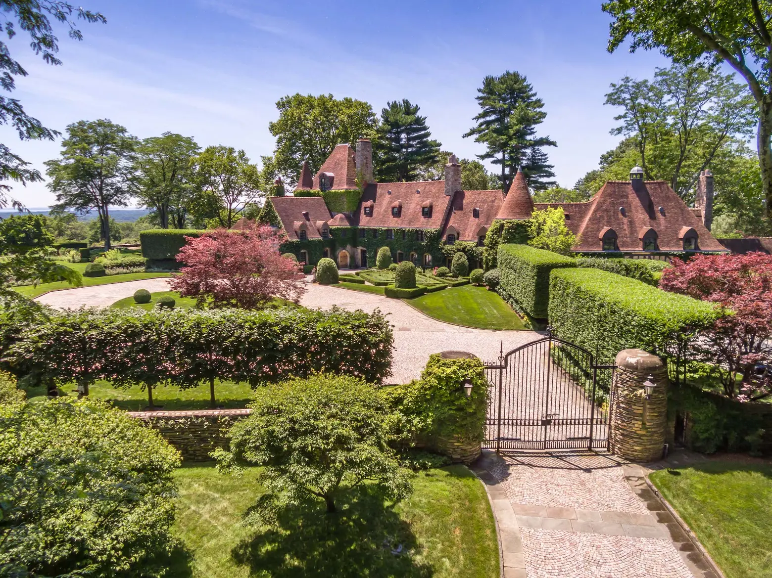 Fashion designer Vince Camuto's breathtaking French chateau-style Greenwich  estate headed for auction in August