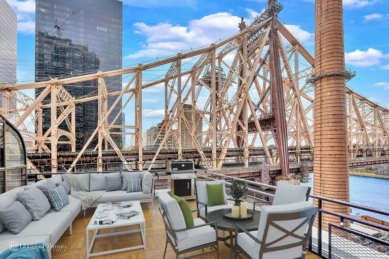 For $895K, this Sutton Place penthouse has amazing views of the 59th Street bridge