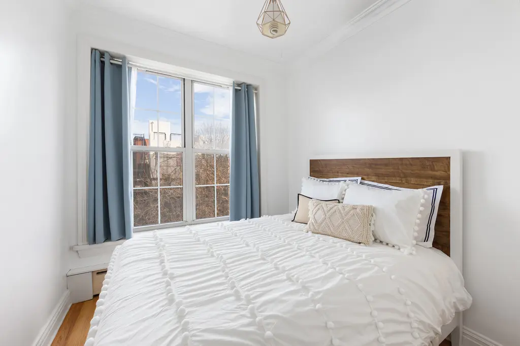 $759K Greenpoint one-bedroom has a rooftop retreat with skyline views ...