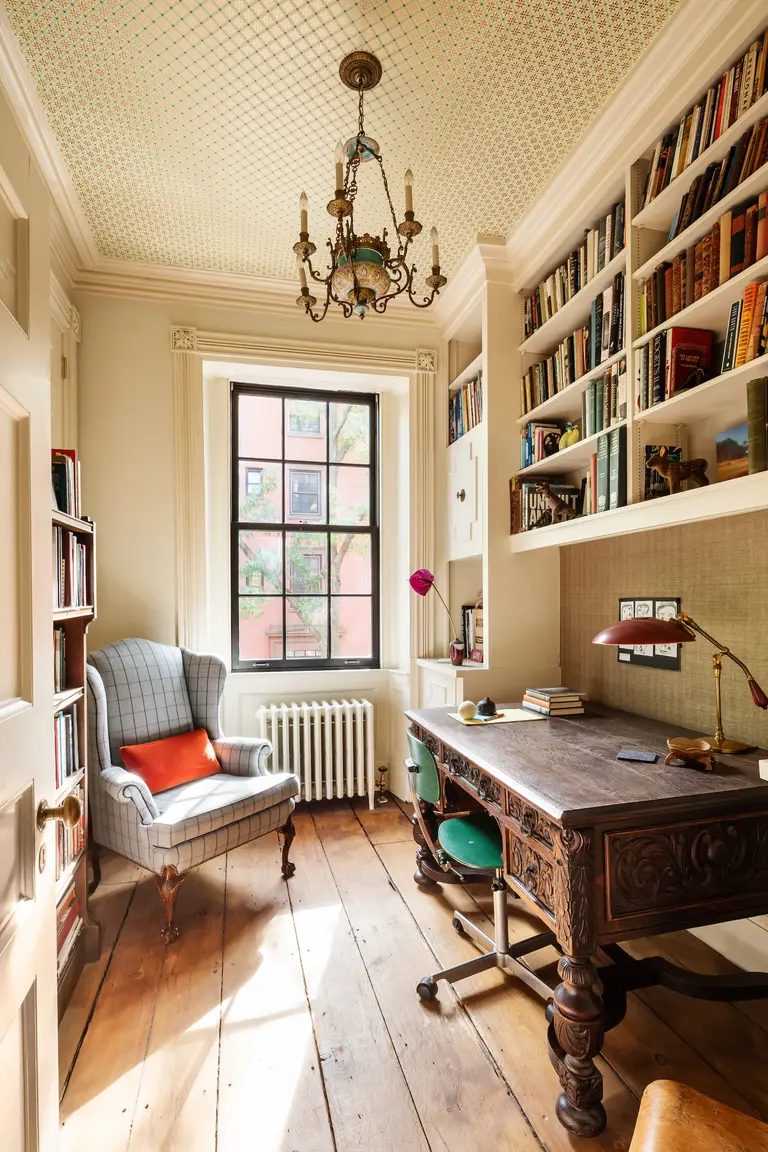 Amy Schumer buys Brooklyn Heights townhouse from 'Moonstruck,' last ...