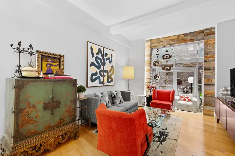 $1.3M Murray Hill co-op has two sunrooms and an outdoor hideaway