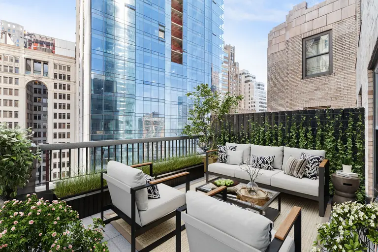 For $950K, this FiDi one-bedroom is big on closets and outdoor space