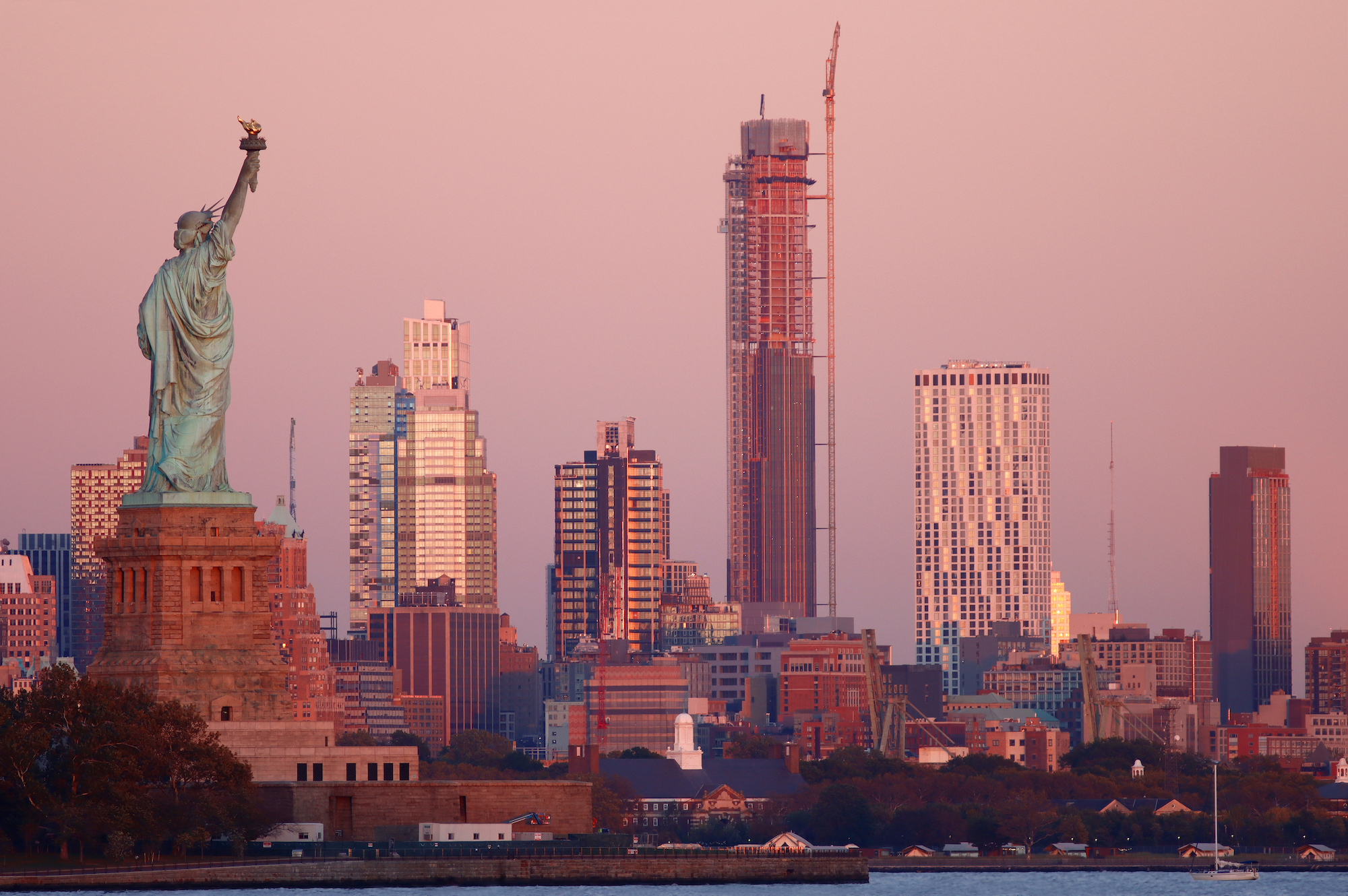 Brooklyn's Tallest Tower Tops Out At 1,066 Feet, Becomes Borough's ...