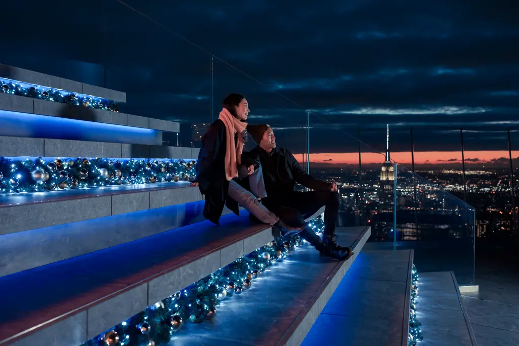 Edge switches on the holidays with 50,000 twinkling lights high over ...