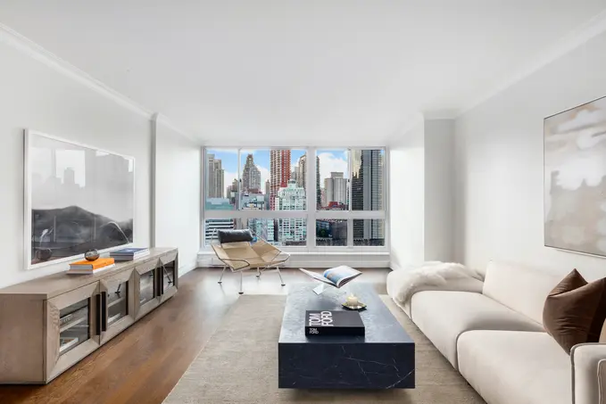 $1.36M gets you NYC waterfront living in this three-bedroom Roosevelt ...