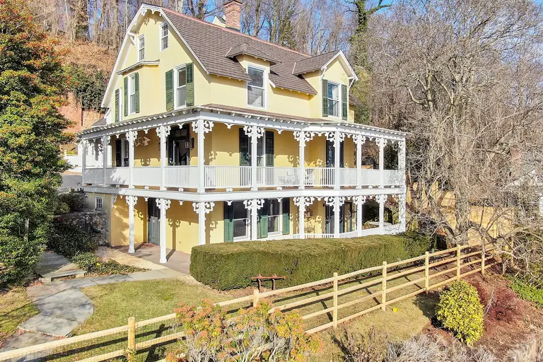 For $1.8M, a ‘Folk Victorian’ style Hudson Valley home once frequented by Gilded Age celebrities