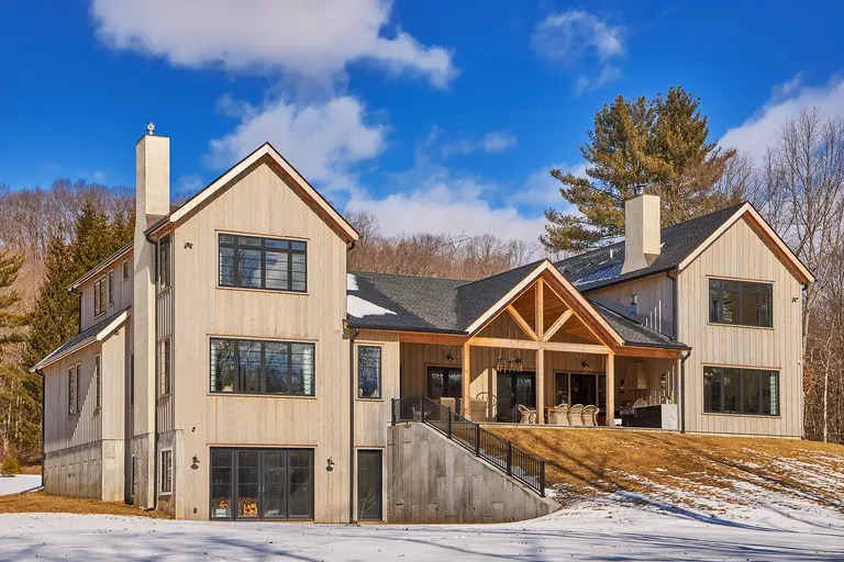 $4.25M modern farmhouse in the Hudson Valley comes fully furnished with 40 acres of land