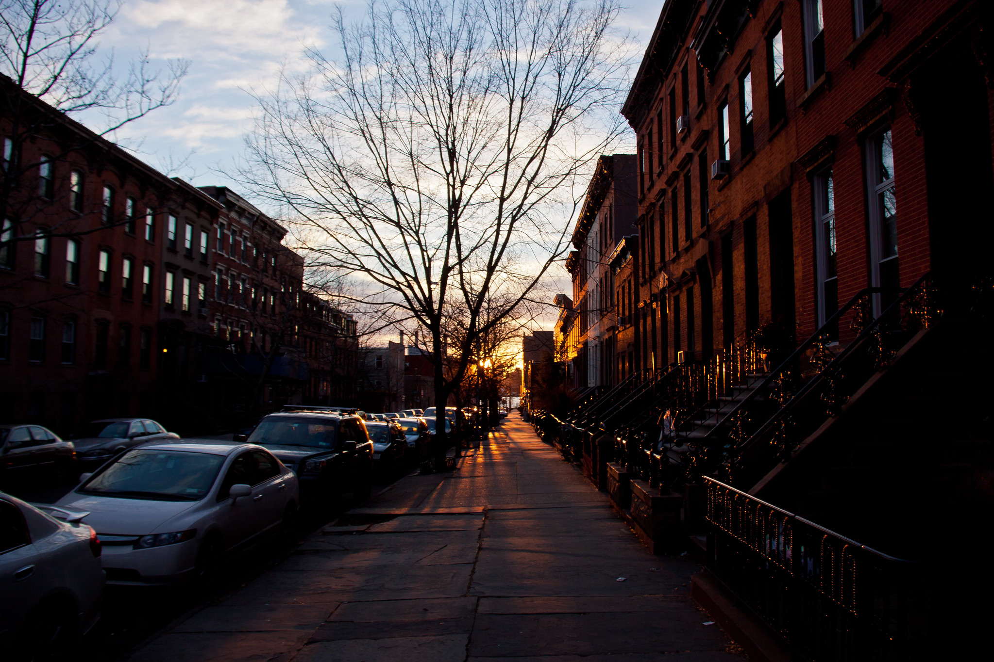 The Ultimate Guide To Greenpoint, A Brooklyn Waterfront Neighborhood On ...