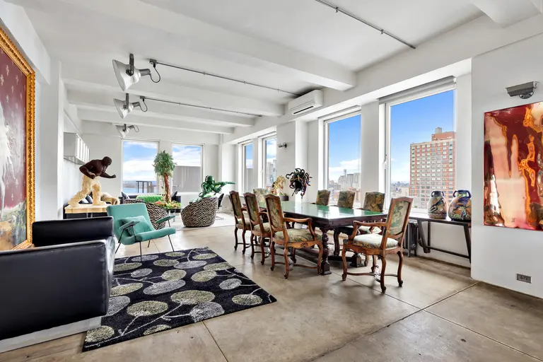 This $4.65M Brooklyn Heights co-op was designed for loft-style living in a landmarked tower