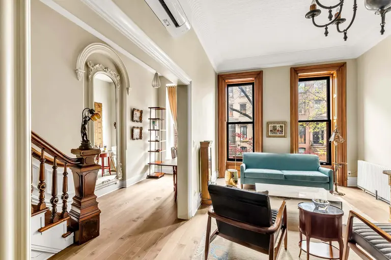 From original details to new renovation, this $4.1M Clinton Hill home checks all the brownstone boxes