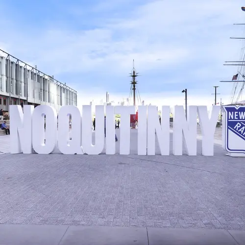 Giant 'No Quit In New York' letters pop up across NYC to show