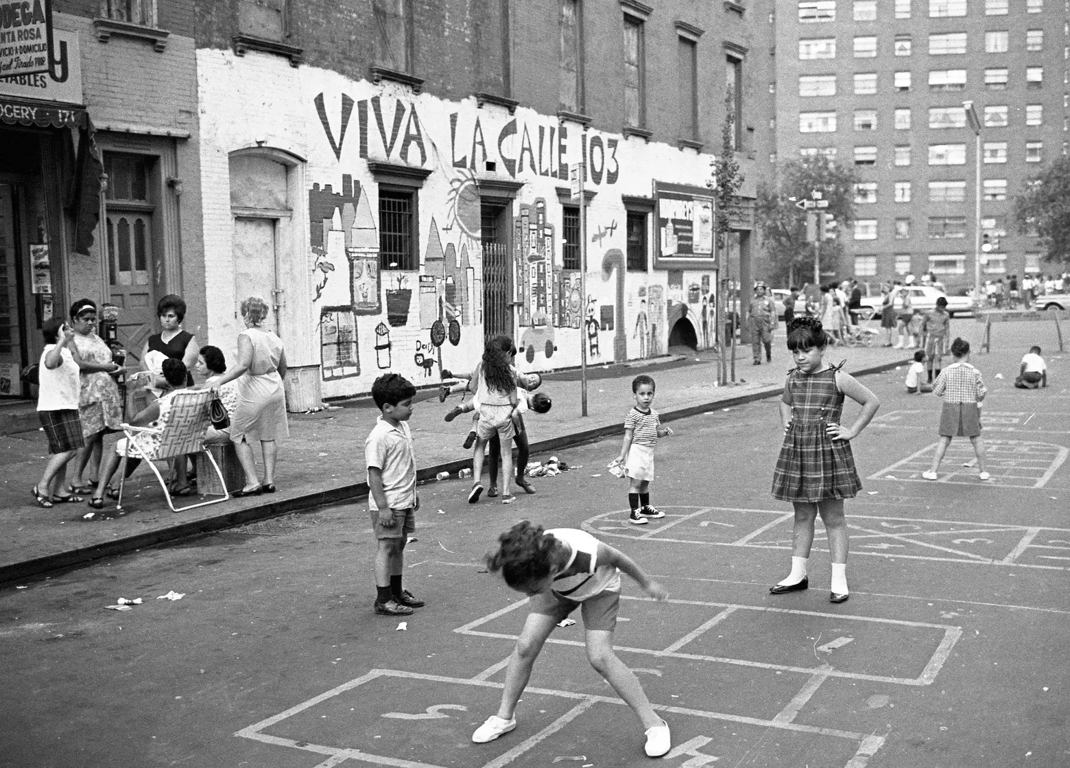 New photo exhibit shows New York City children playing on car-free streets in the summer of ’68
