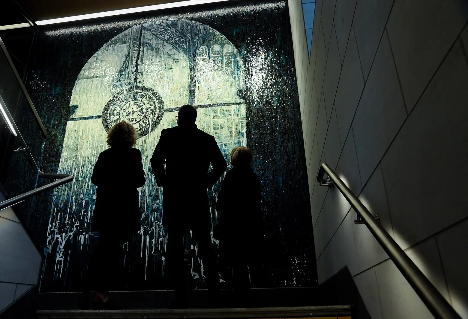New 34th Street station entrance features mosaic depicting clock from old Penn Station