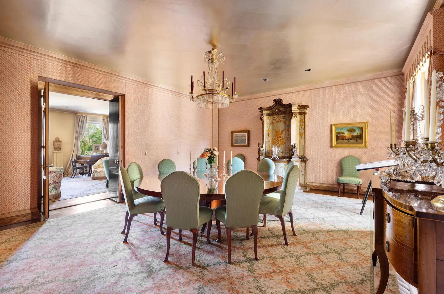 Barbara Walters' longtime Manhattan home finds a buyer