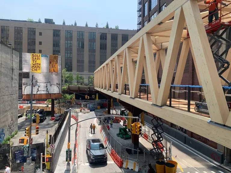 300-foot timber bridge connecting the High Line and Moynihan Train Hall has been installed