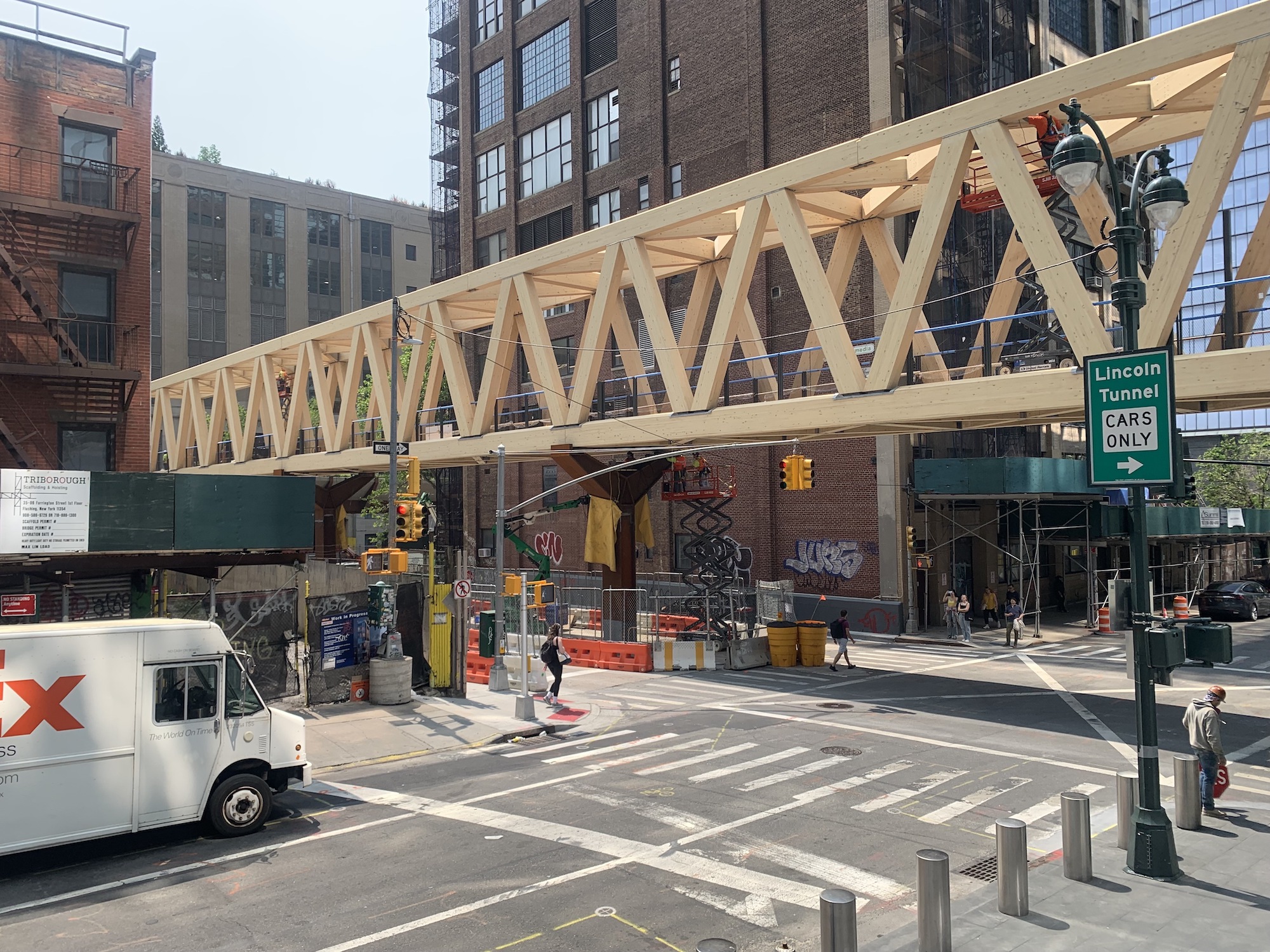 300-foot Timber Bridge Connecting The High Line And Moynihan Train Hall ...