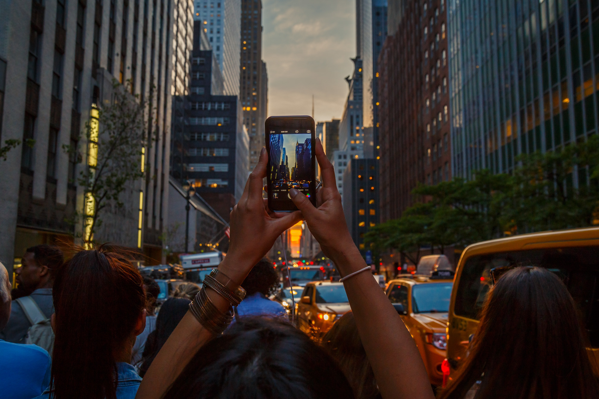 Manhattanhenge: Witnessing New York City's Unique Astronomical Spectacle on 14th, 23rd, 34th, and 57th Streets