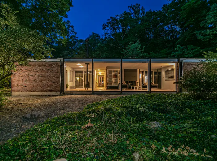 This $1.2M Princeton home is a modernist gem designed by Otto Kolb