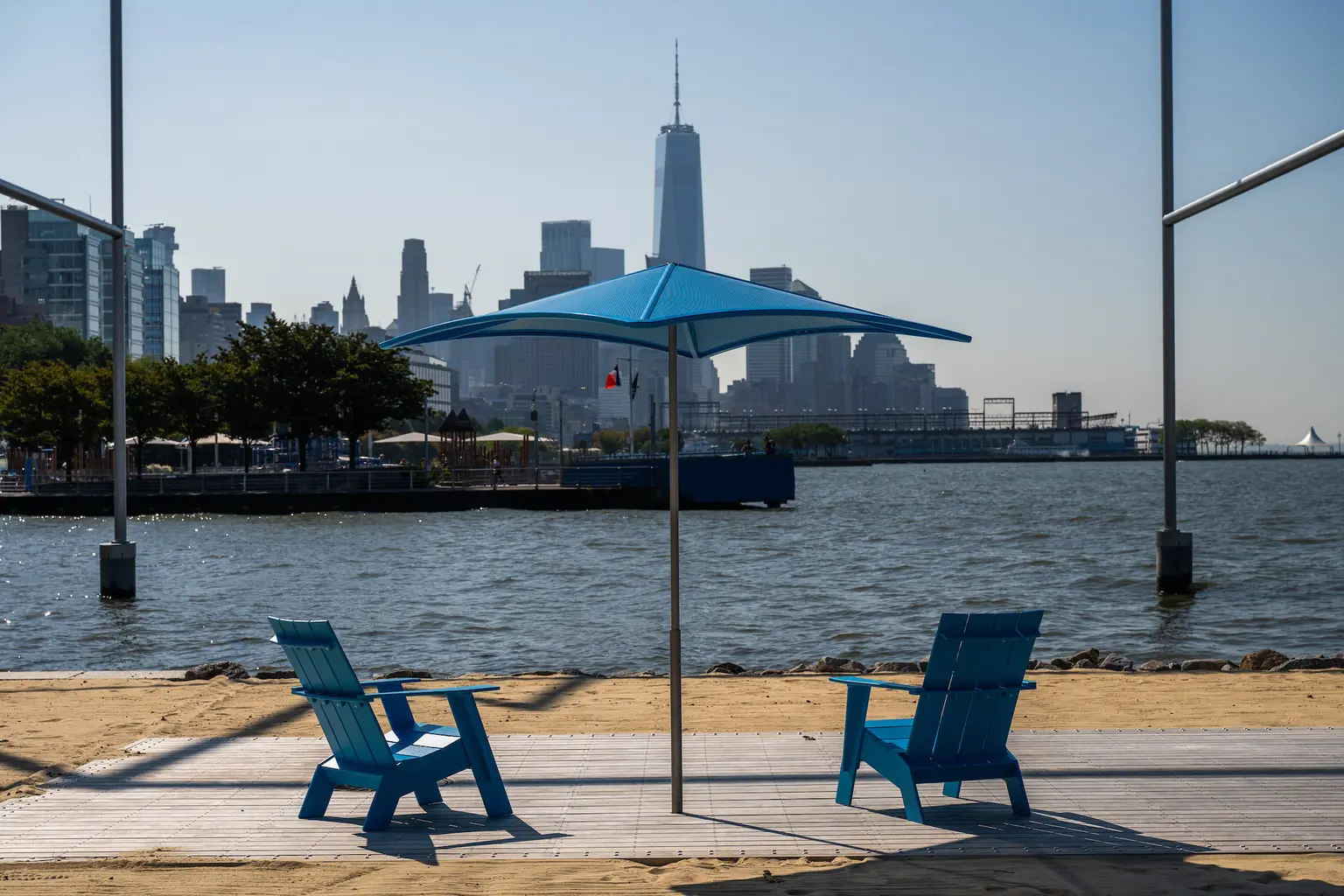 Manhattan's first public 'beach' opens at Hudson River Park