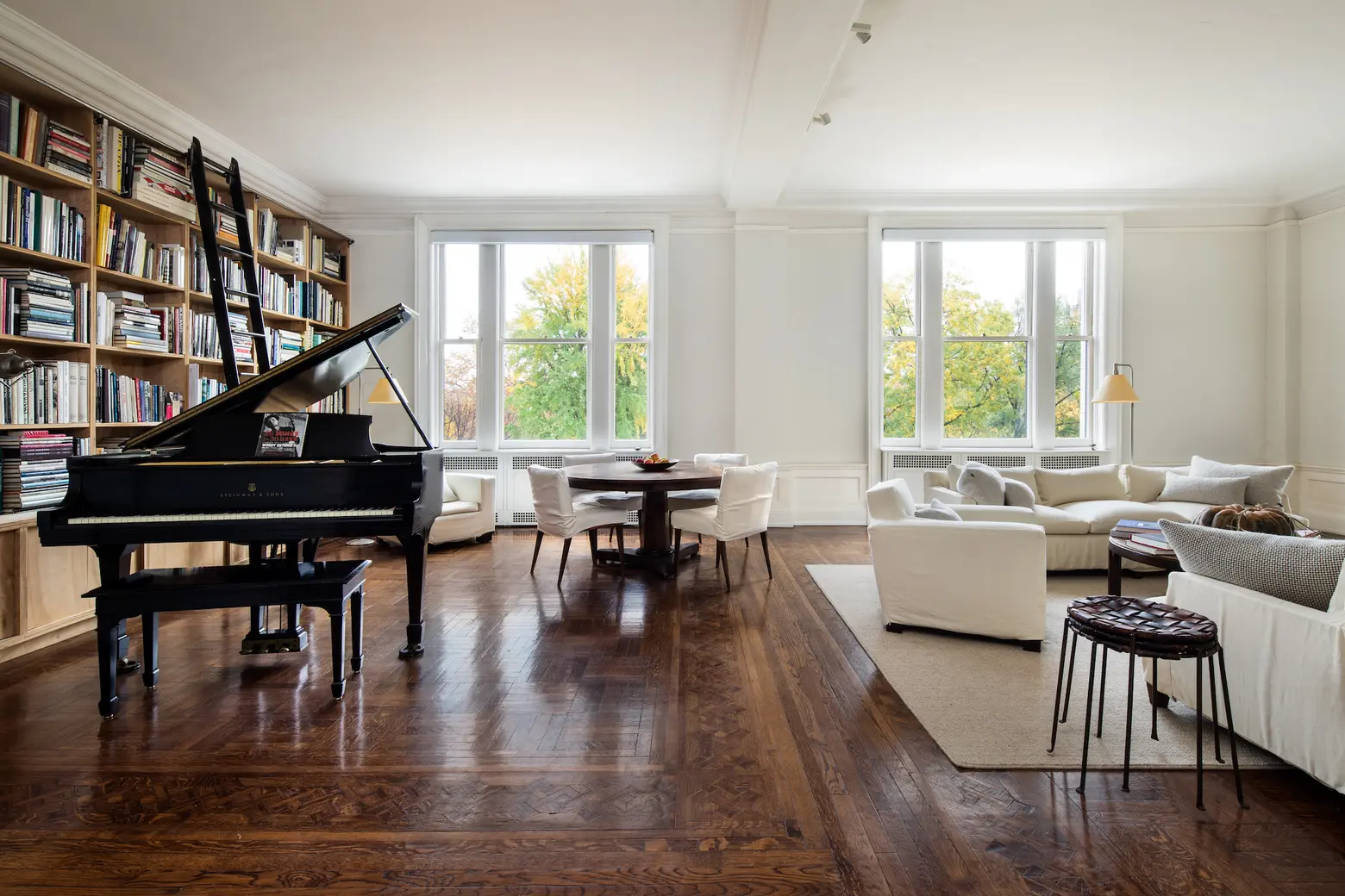 Annie Leibovitz sells UWS home for $2M over asking price
