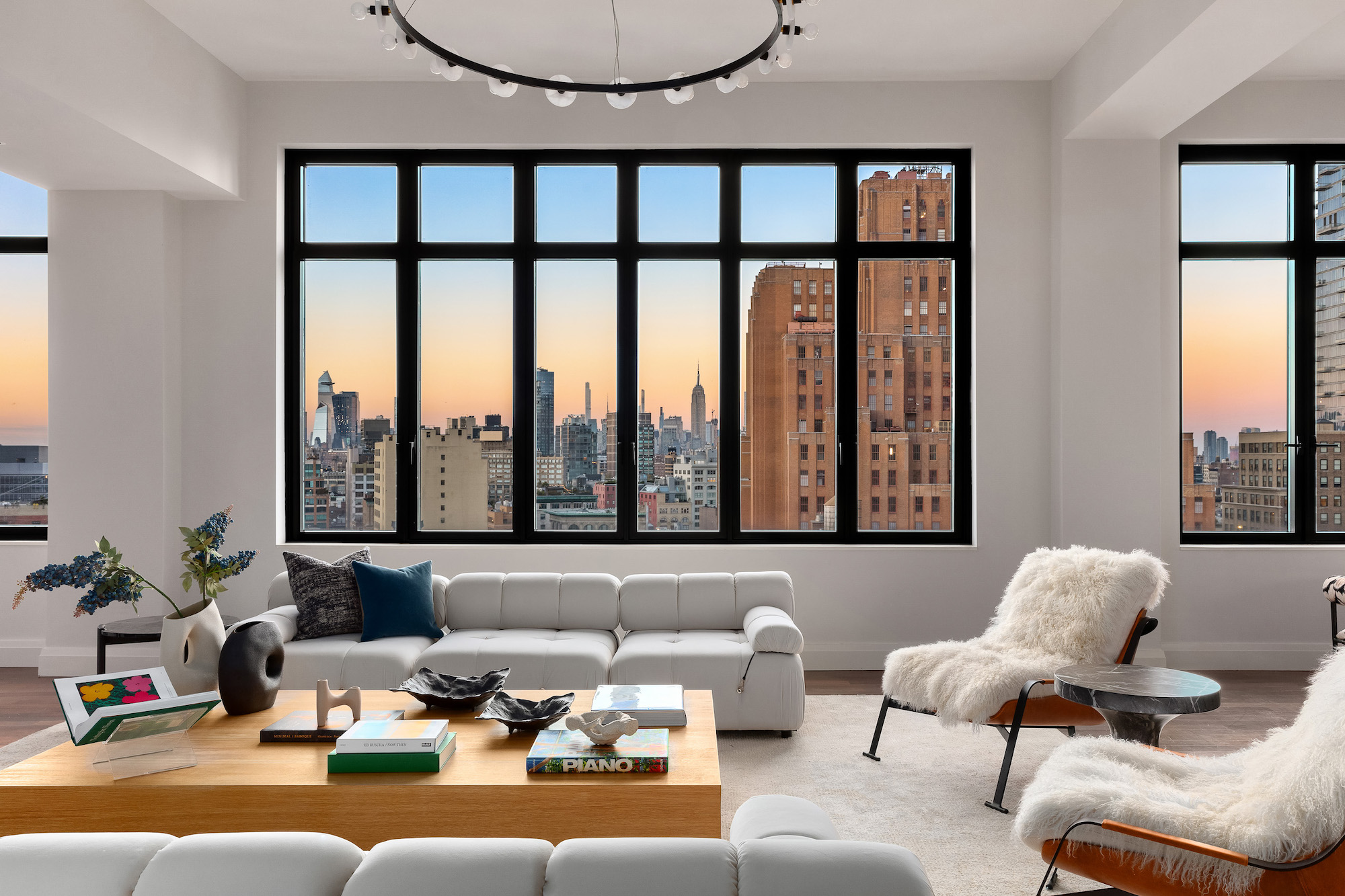 这个价值800万美元的Tribeca复式公寓意味着你不必在市中心的阁楼和有门房的公寓之间做出选择
