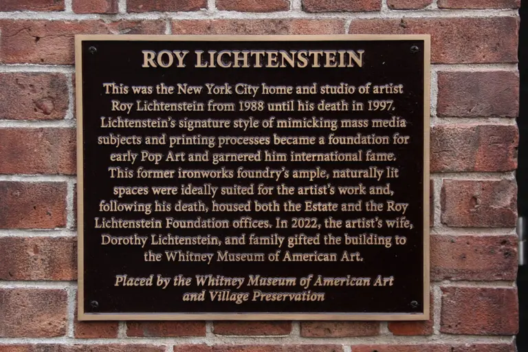 https://thumbs.6sqft.com/wp-content/uploads/2023/10/27120938/Roy-Lichtenstein-Plaque-745-Washington-Street-1040x694.jpg?w=768&format=webp