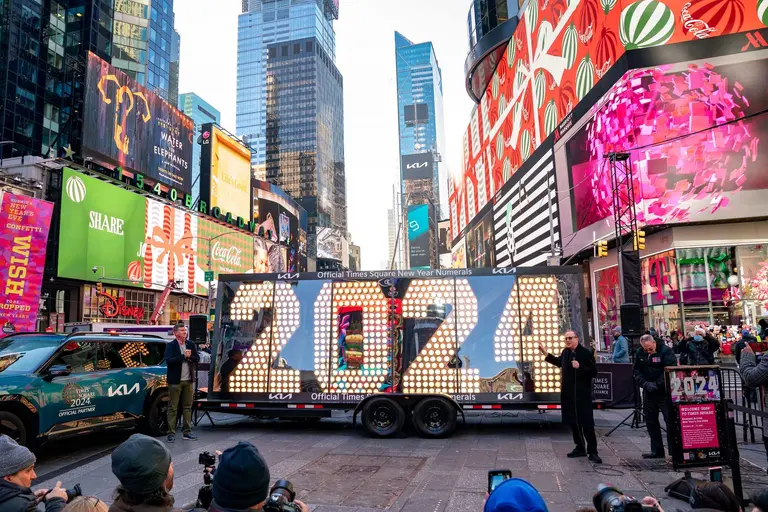 Here's what you need to know about Times Square's virtual ball drop ...