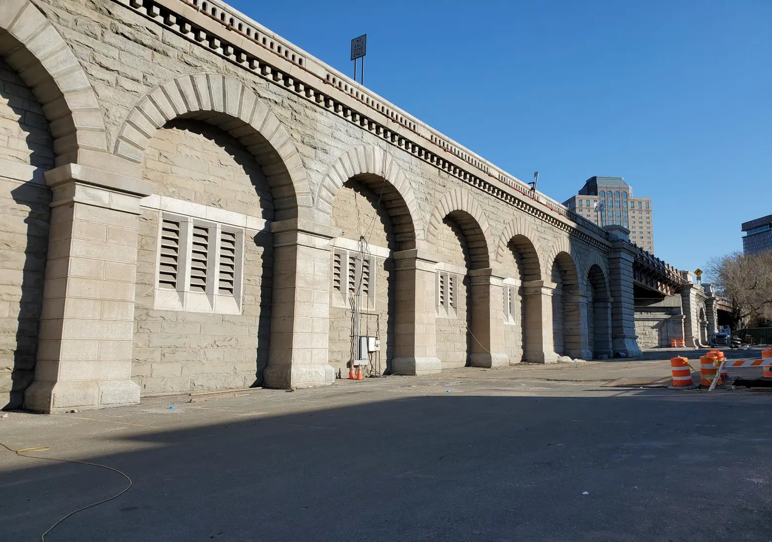 City seeks proposals for sports center at Brooklyn Bridge plaza in Dumbo