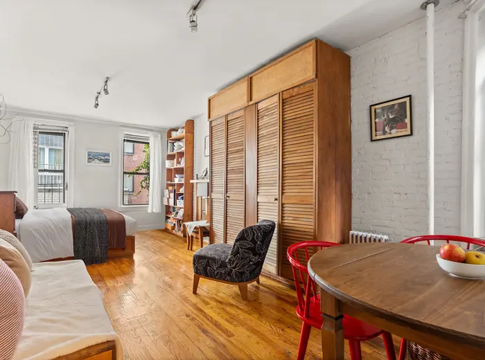 $450K Hell's Kitchen studio is a cozy refuge in the middle of Manhattan