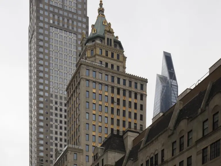 NYC’s gilded Crown Building is landmarked