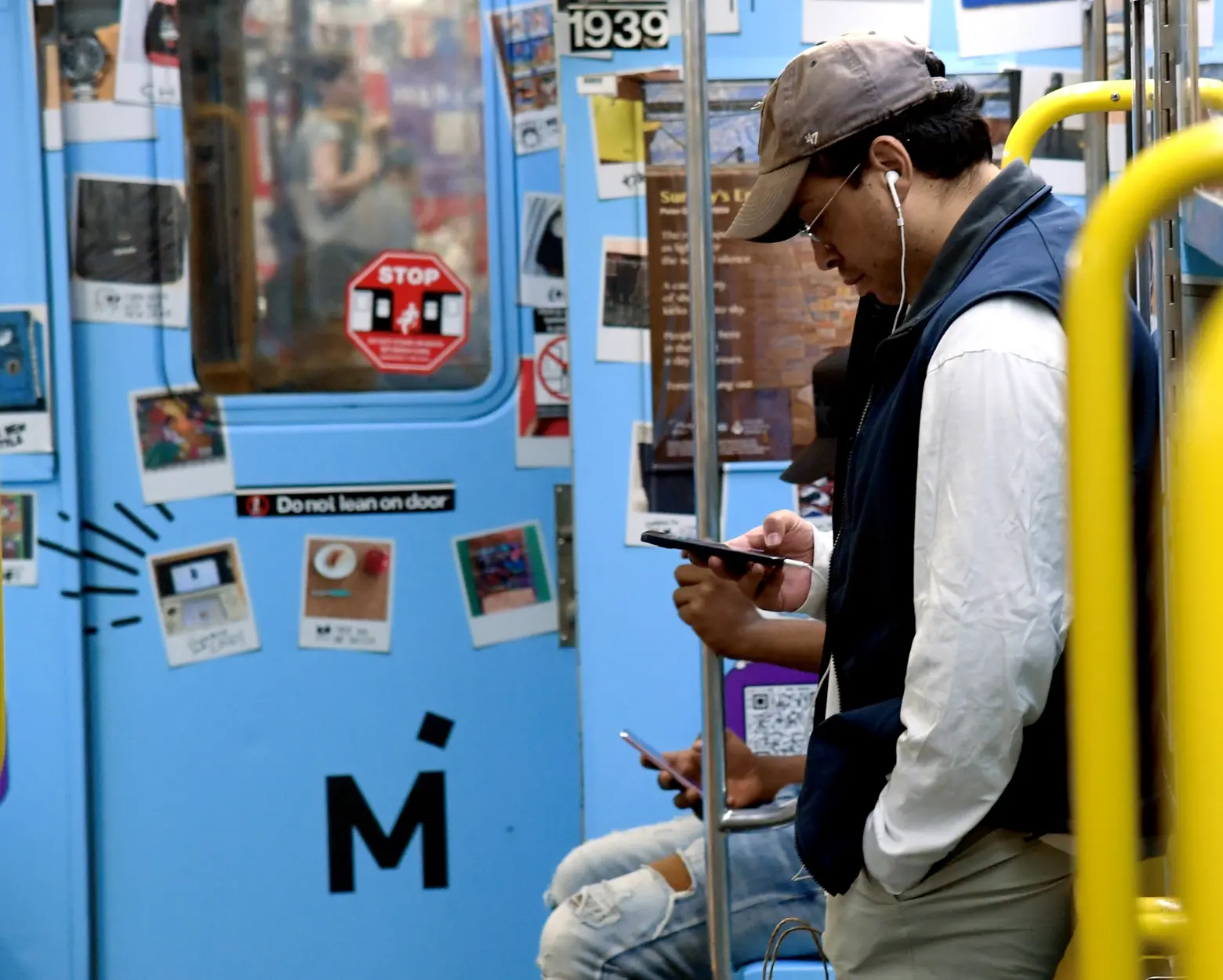 Grand Central-Times Square shuttle gets full cell service