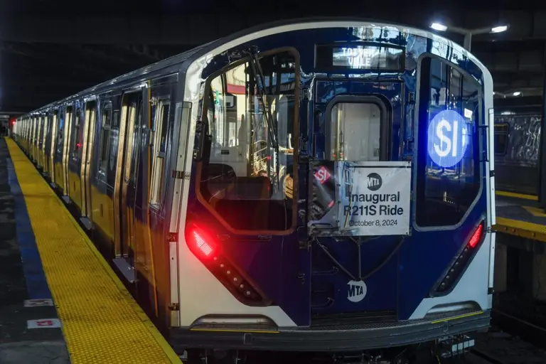 Staten Island Railway gets new train cars for the first time in over 50 years