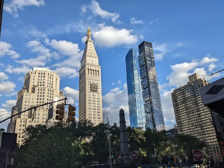 Rupert Murdoch finally finds buyer for Flatiron penthouse, takes $15M loss