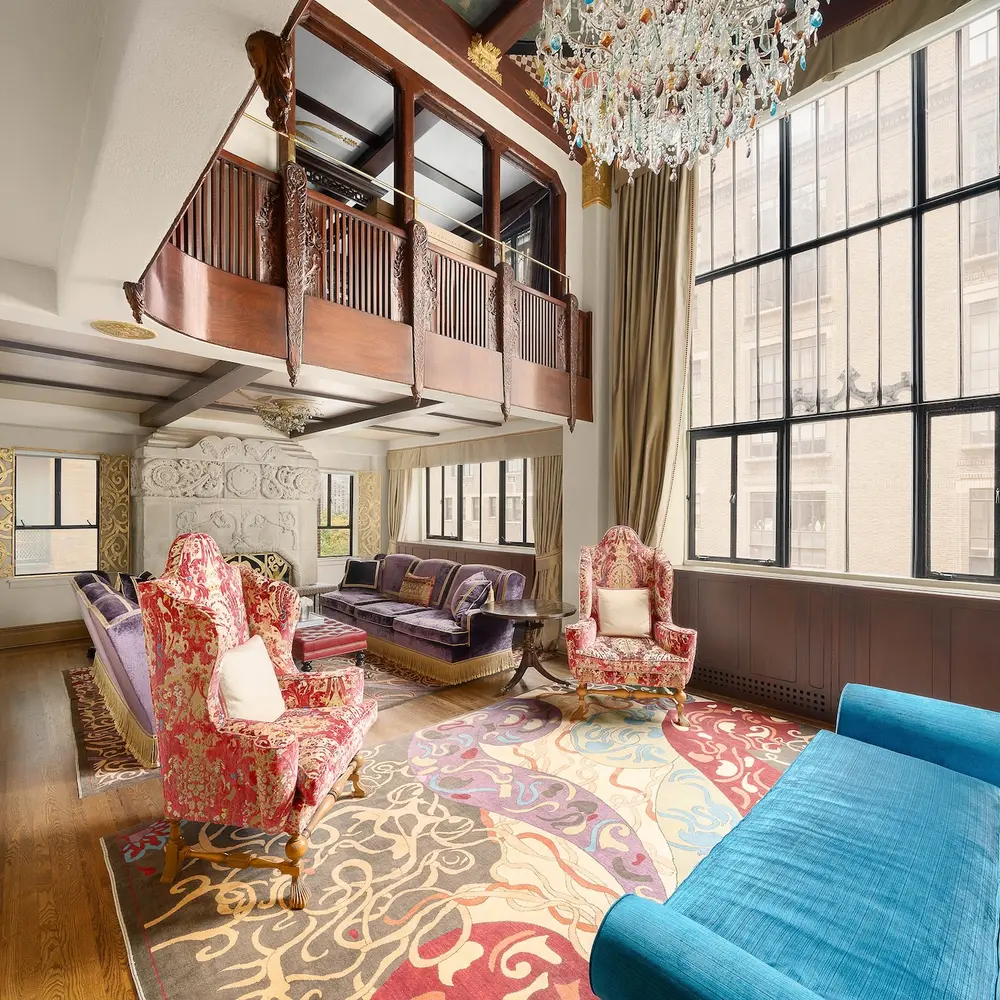 $4.5M Central Park West duplex in Hotel des Artistes gets color just right