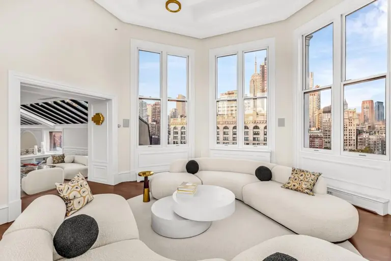 For $25M, a Flatiron penthouse in a golden cupola, with Manhattan at your feet