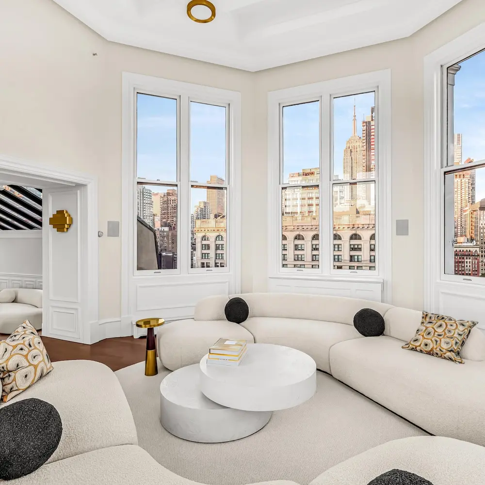 For $25M, a Flatiron penthouse in a golden cupola, with Manhattan at your feet