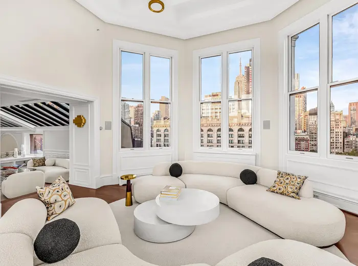 For $25M, a Flatiron penthouse in a golden cupola, with Manhattan at your feet