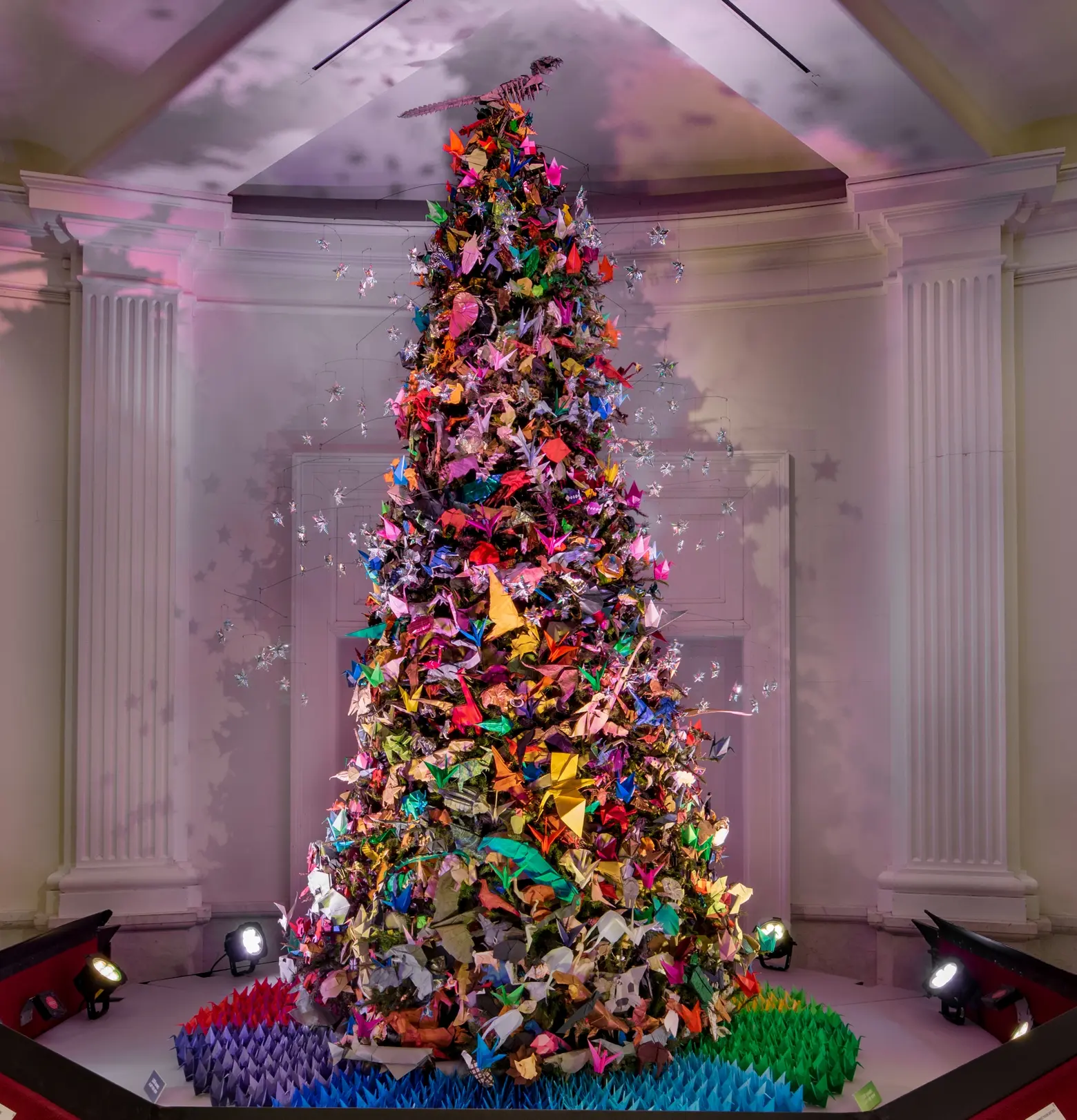 American Museum of Natural History’s origami holiday tree features 1,000 pouncing paper animals