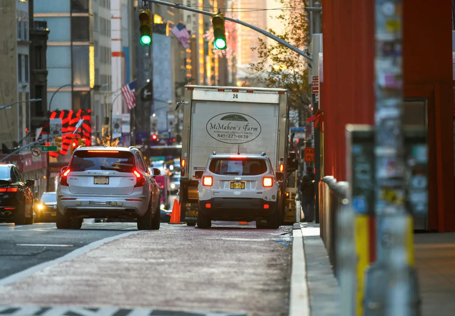 New York lawmaker proposes cameras to fine drivers who double park